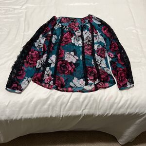 White House Black Market Blouse Sheer Long Sleeve Floral & Lace Womens size M